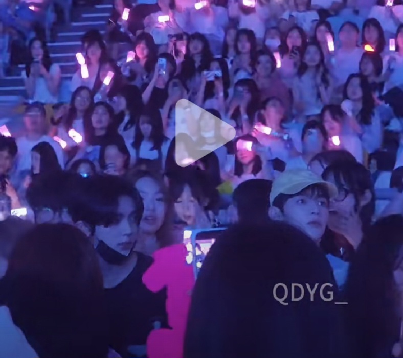 [잡담] 장하오 한유진 투어스 콘서트 옴 | 인스티즈