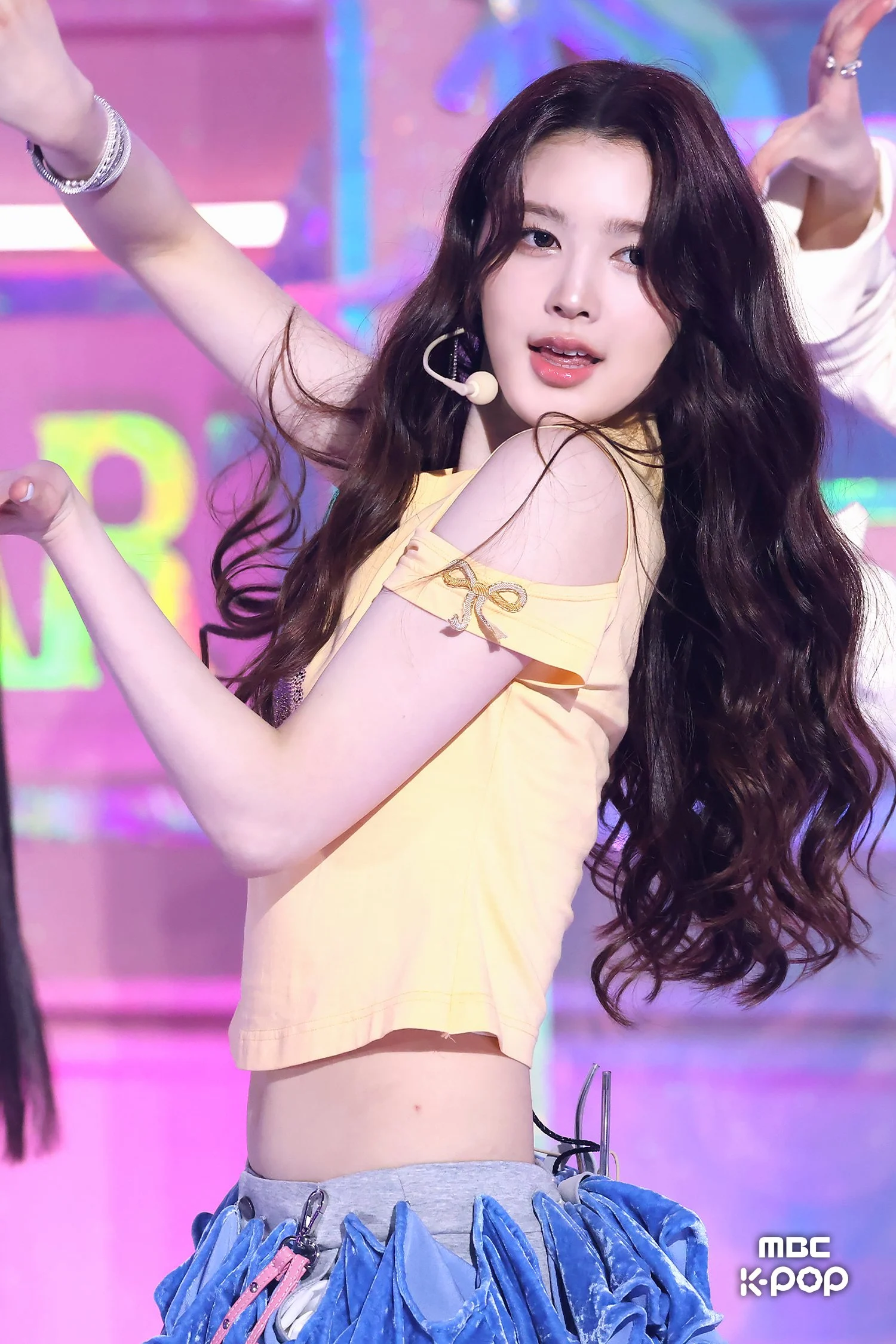 [잡담] 에이나 데뷔초 진짜 혼혈같이 생긴거같음 | 인스티즈