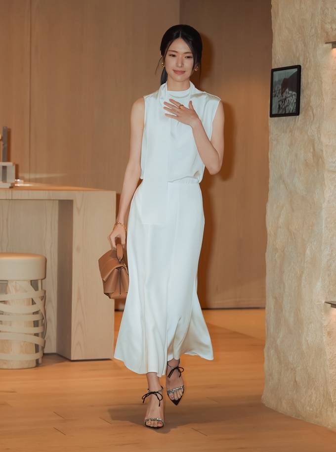[잡담] 하영) 260629 하영 폴렌느 포토콜 행사 기사사진 | 인스티즈