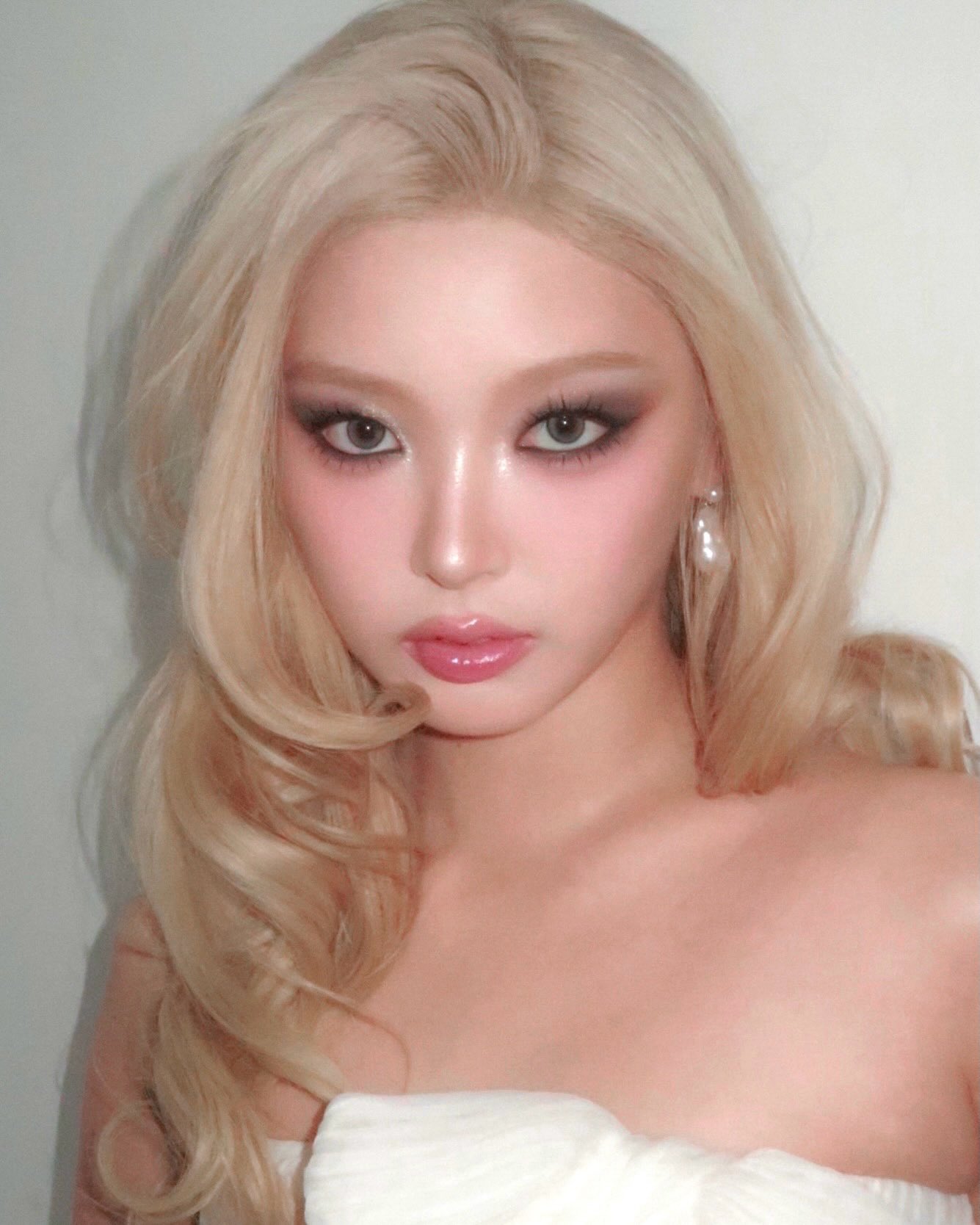 [잡담] 와 윤채 염색한거 진짜 개이쁘다 | 인스티즈