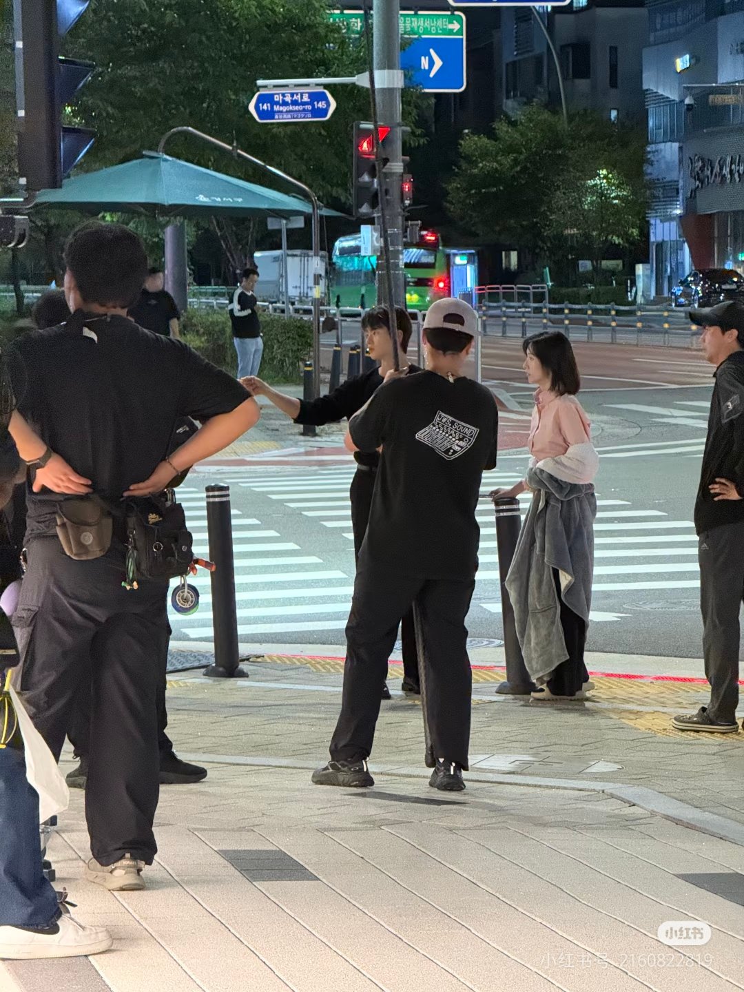 [잡담] 내일도출근) 첫방도 했으니까 촬영짤 모음! (ㅅㅍㅈㅇ) | 인스티즈