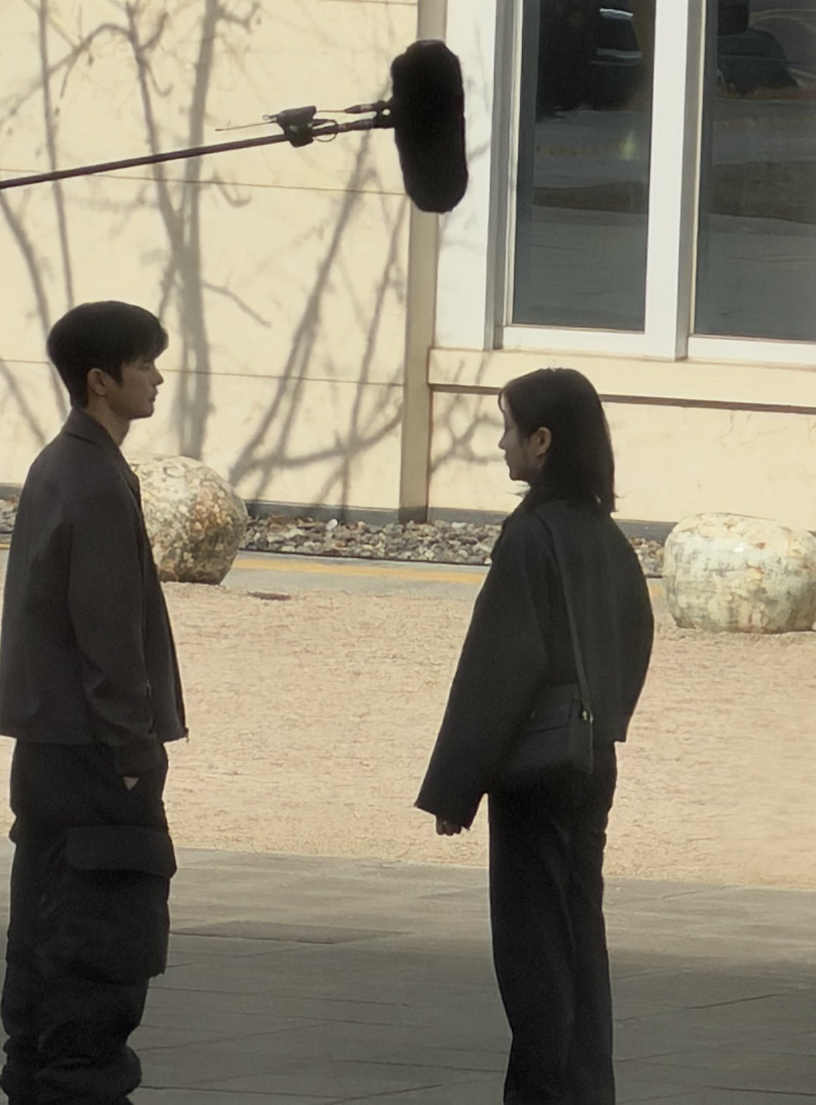 [잡담] 내일도출근) 첫방도 했으니까 촬영짤 모음! (ㅅㅍㅈㅇ) | 인스티즈