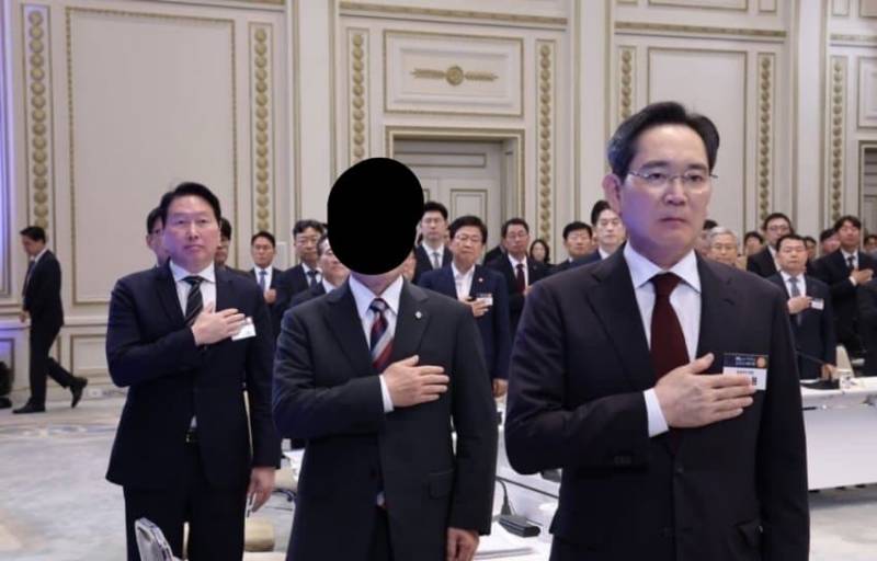 [잡담] ㅋㅋㅋㅋㅋㅋ sk , 삼성 회장 표정보소 | 인스티즈