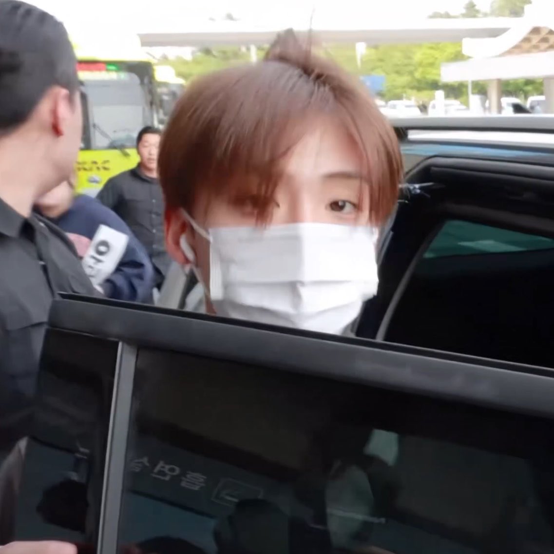 [잡담] 이상원 오늘따라 눈이 왜이렇게 쳐짐???ㅋㅋㅋㅋㅋㅋ | 인스티즈
