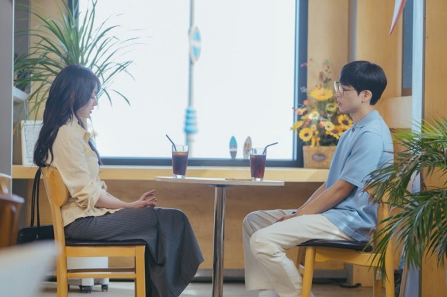[정보/소식] 내일도출근) 강미나, 남자친구 앞에서 무릎 꿇어 충격 (내일도 출근!) | 인스티즈