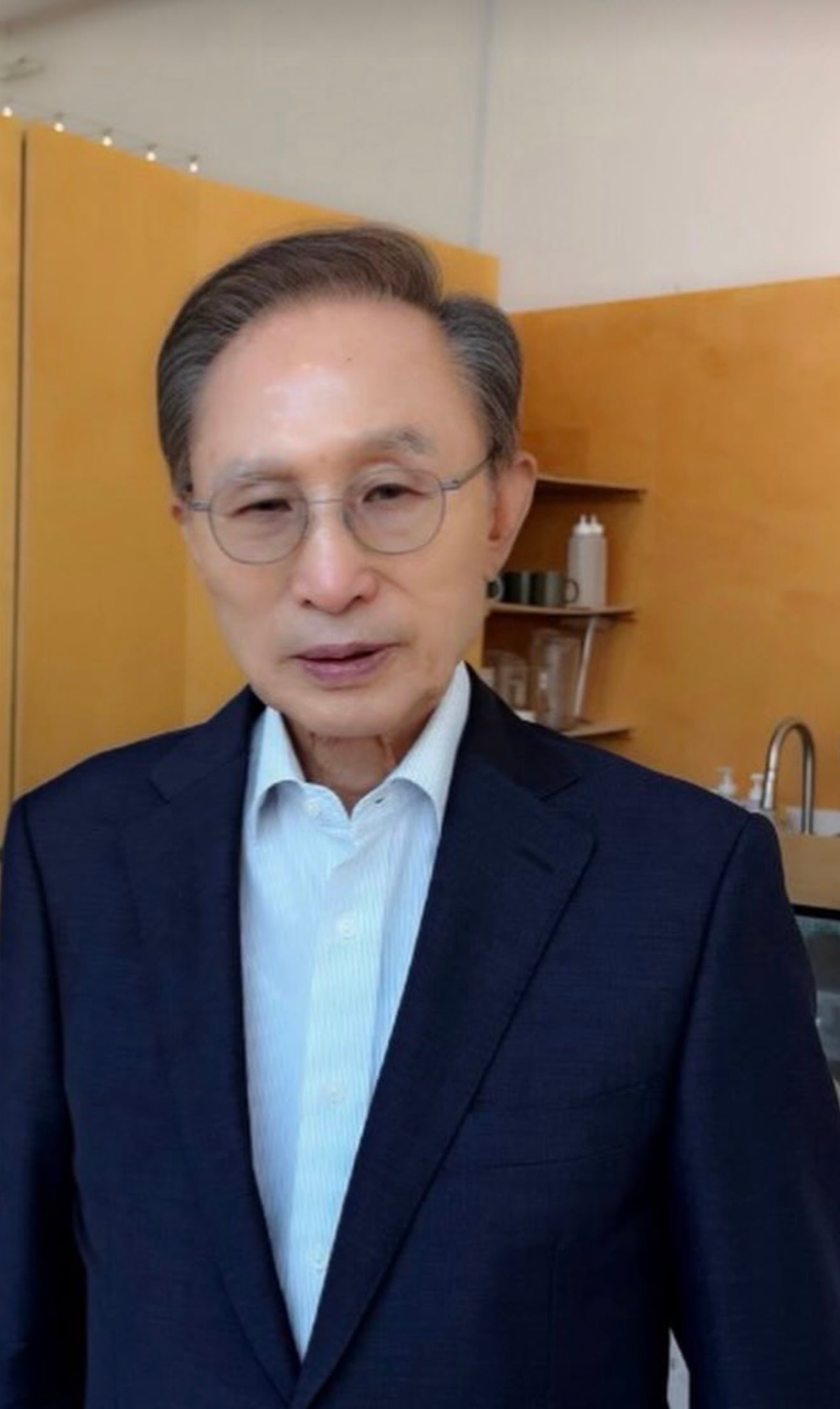 [잡담] 와 이명박 진짜 늙었네 | 인스티즈