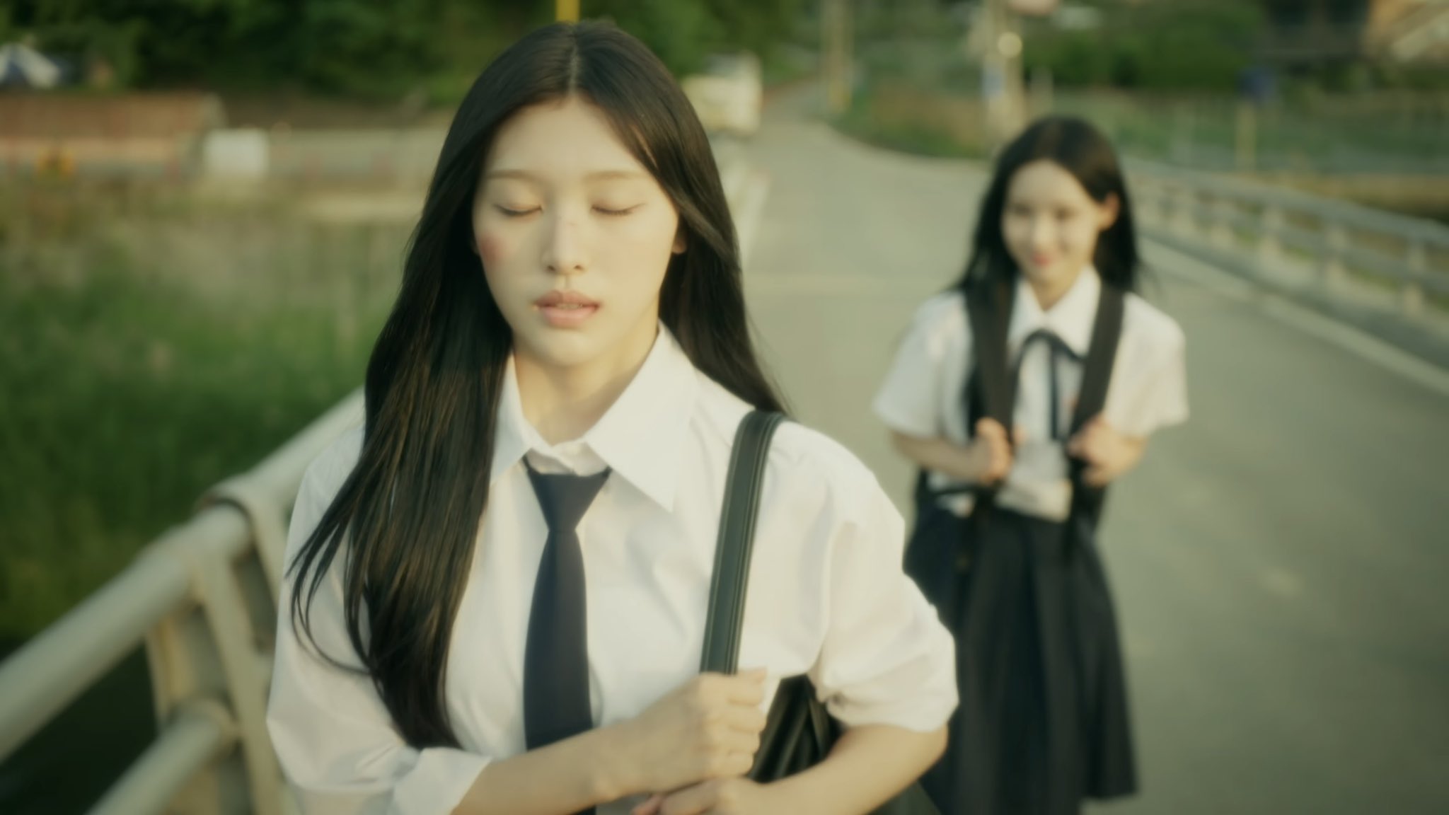 [잡담] 만찬가 뮤비 너무 예쁨... | 인스티즈