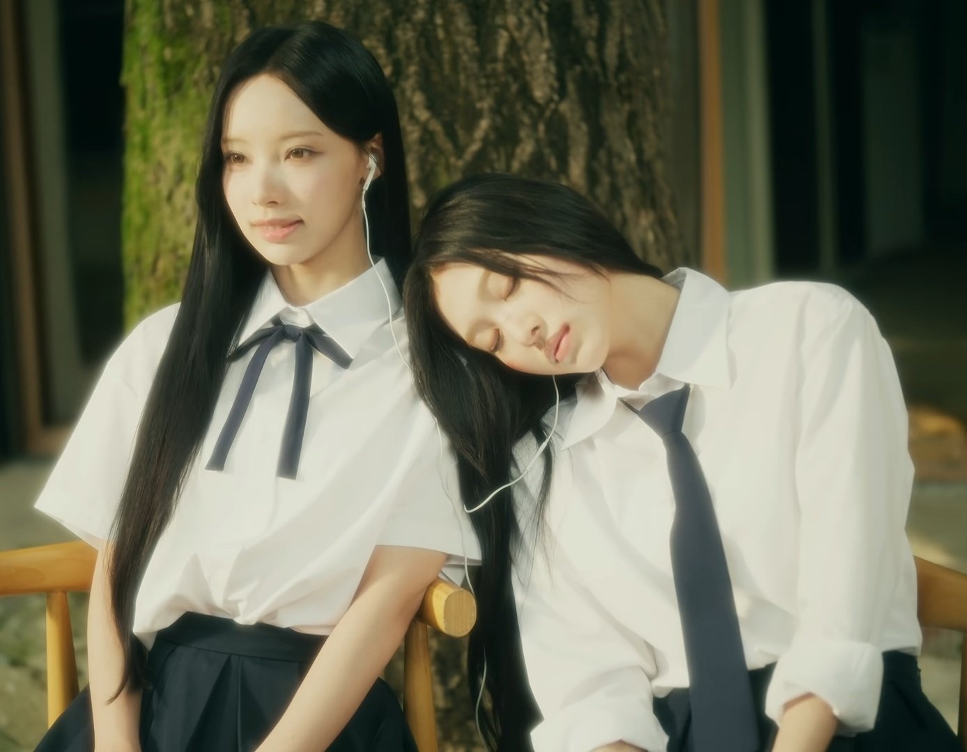 [잡담] 만찬가 뮤비 너무 예쁨... | 인스티즈