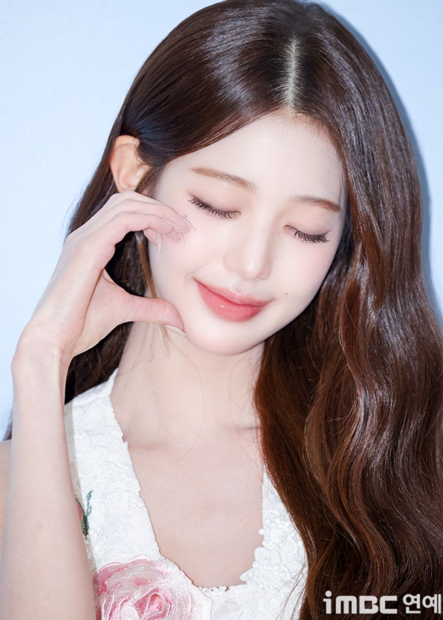 [잡담] 260630 닥터엘시아 포토콜 행사 참석한 장원영 기사사진 | 인스티즈