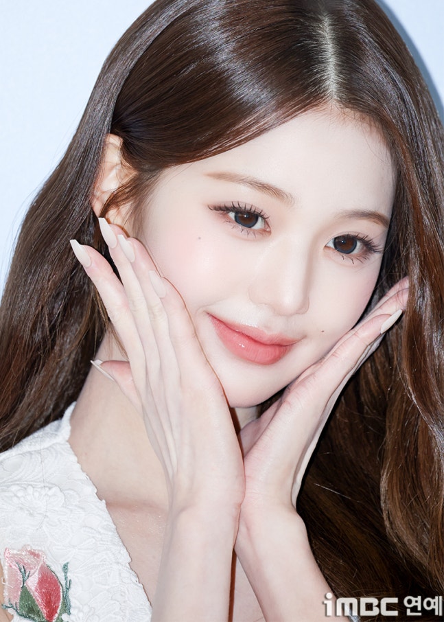[잡담] 260630 닥터엘시아 포토콜 행사 참석한 장원영 기사사진 | 인스티즈