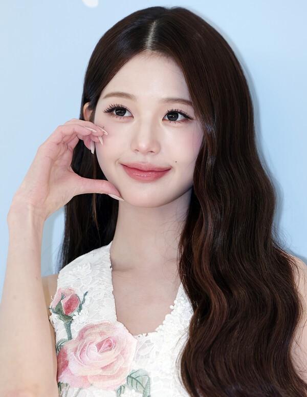 [잡담] 260630 닥터엘시아 포토콜 행사 참석한 장원영 기사사진 | 인스티즈