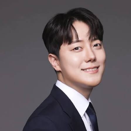 [잡담] 이분 김똘똘 닮지않앗어?? 강사인데 | 인스티즈
