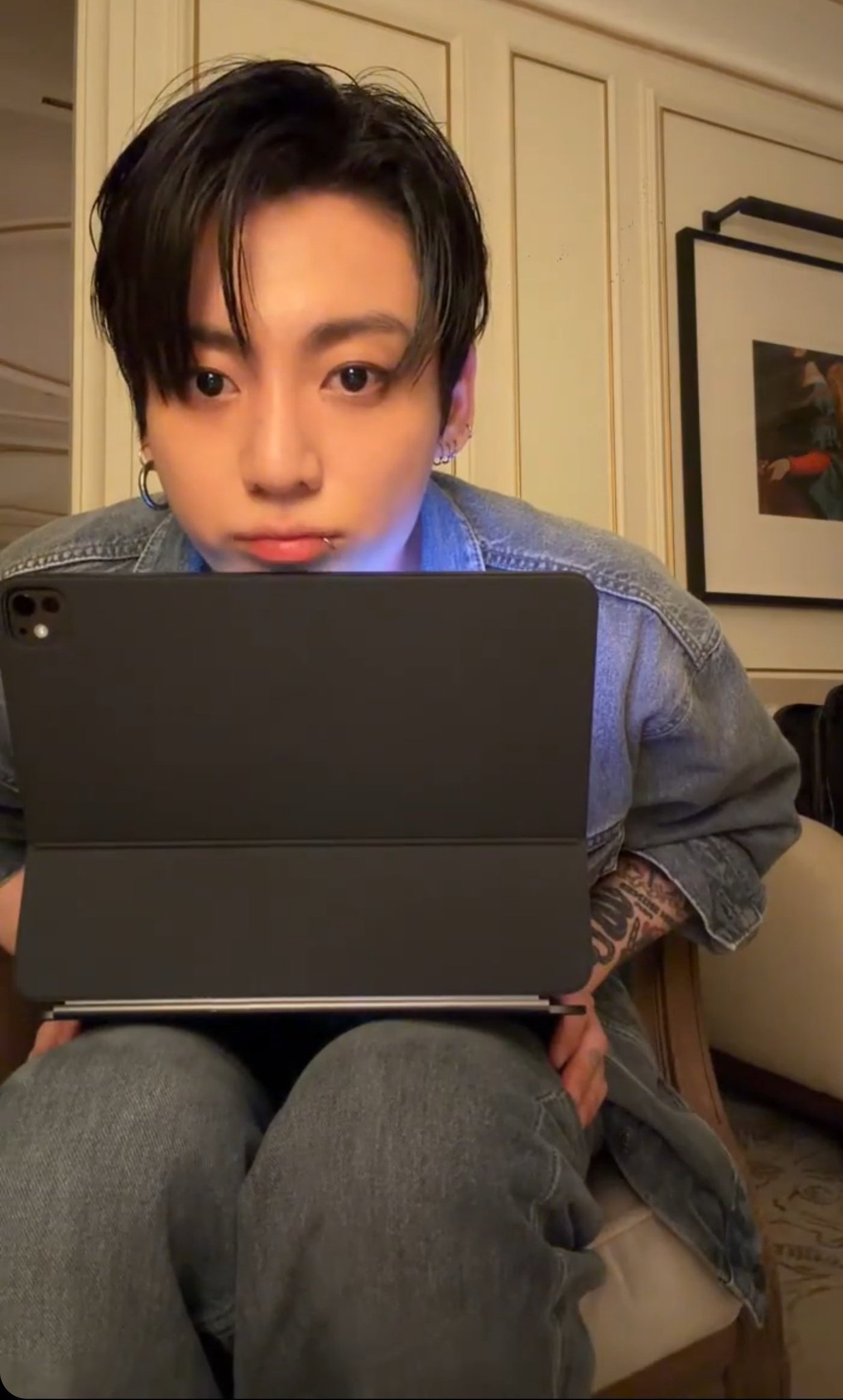 [잡담] 정국 쩍벌남안되는거 넘웃김 | 인스티즈