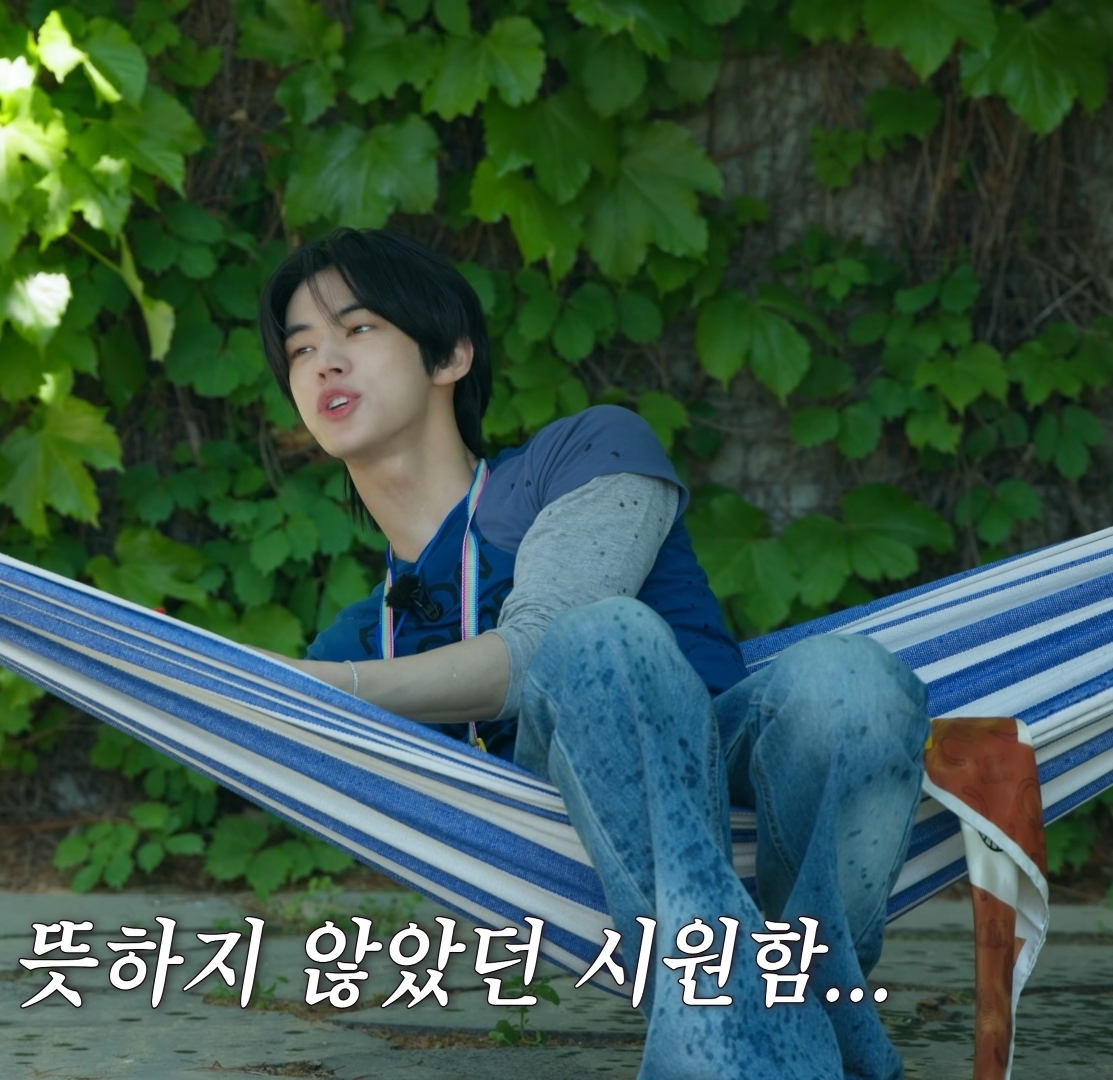 [잡담] 자컨 자연광 아래 도훈이 넘 잘생겨서 캡쳐 갈김 | 인스티즈