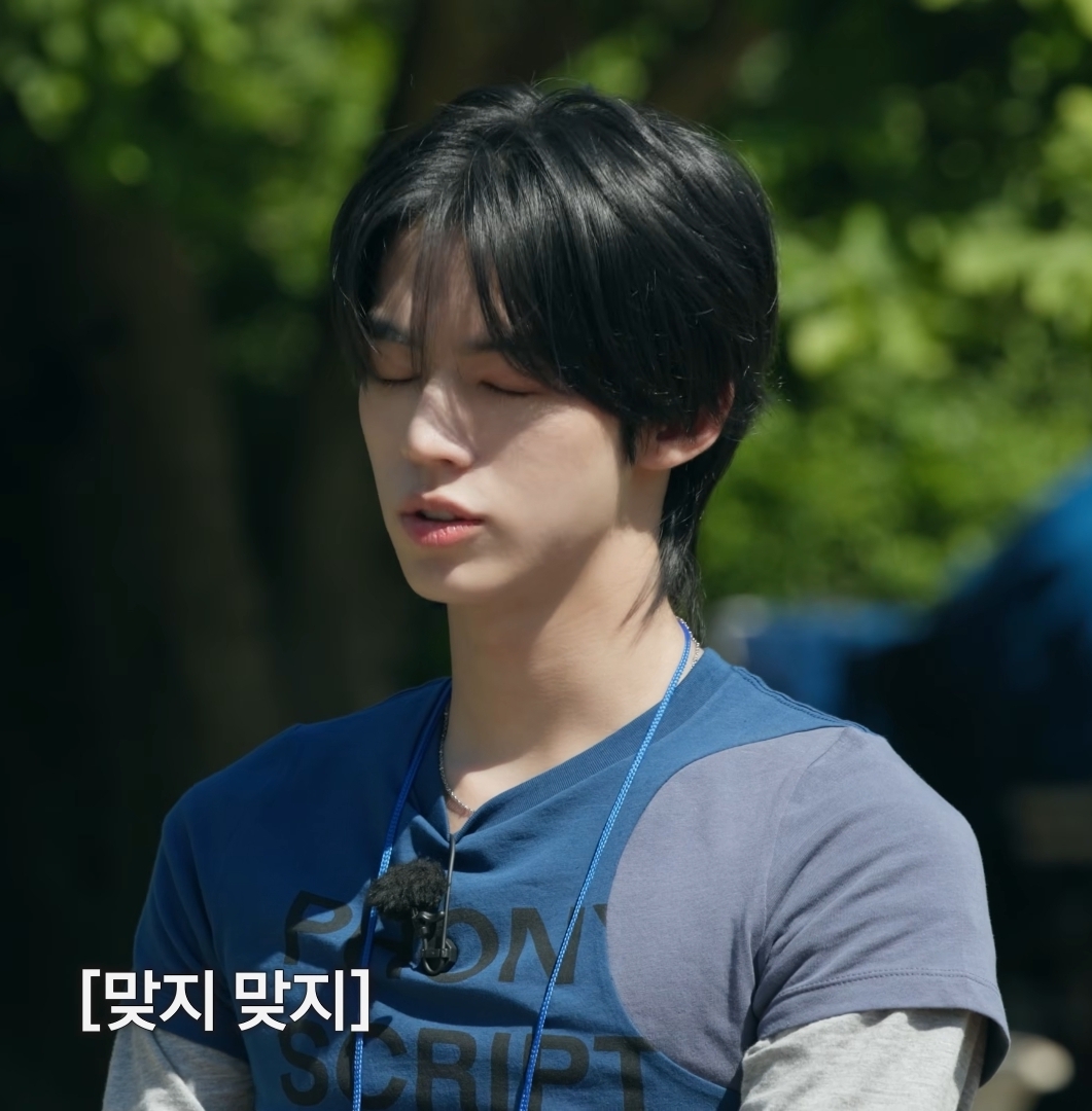[잡담] 자컨 자연광 아래 도훈이 넘 잘생겨서 캡쳐 갈김 | 인스티즈