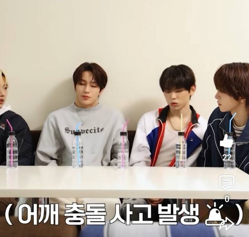 어깨가 넓어 에티켓을 못지킨 아이돌..jpg | 인스티즈