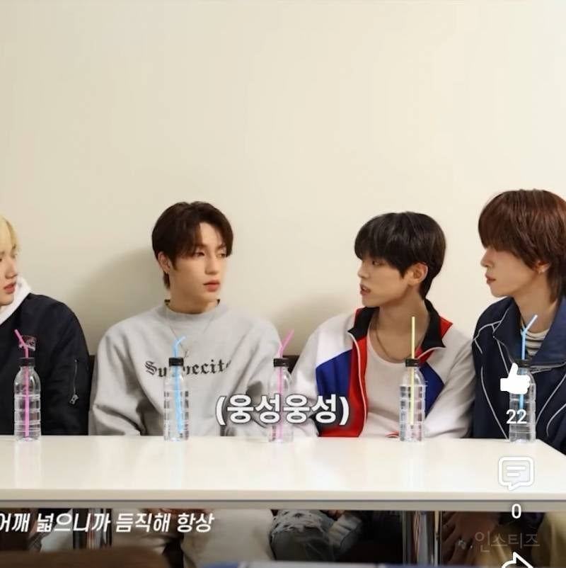어깨가 넓어 에티켓을 못지킨 아이돌..jpg | 인스티즈