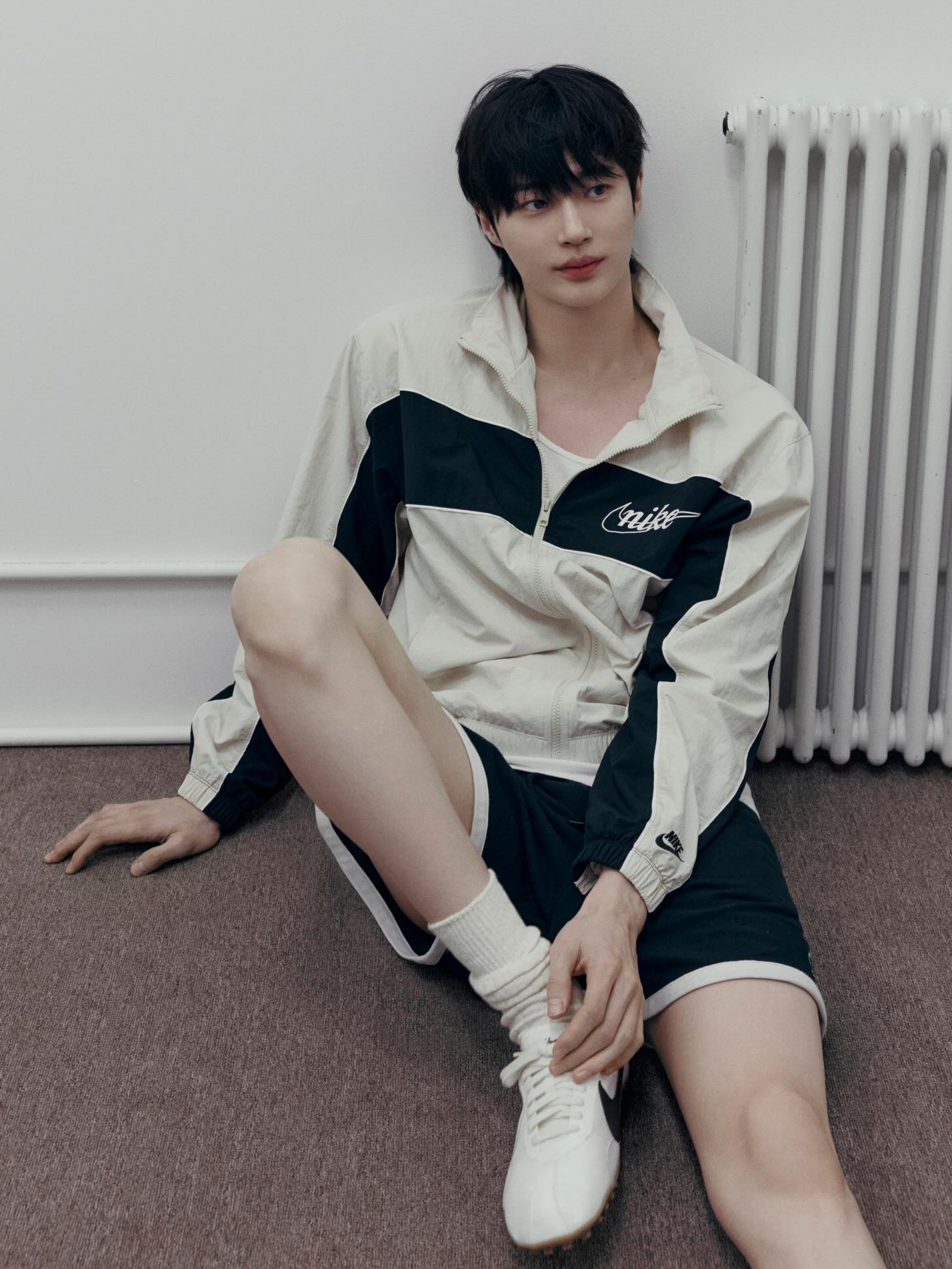 [정보/소식] 변우석) 나이키 문 슈 화보 | 인스티즈