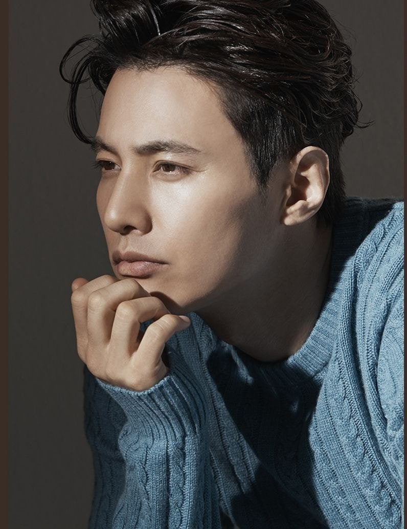 [잡담] 우리나라는 피부 까무잡잡한 사람 안좋아하던데 강동원빈은 탑오브탑 된거 신기하네 | 인스티즈