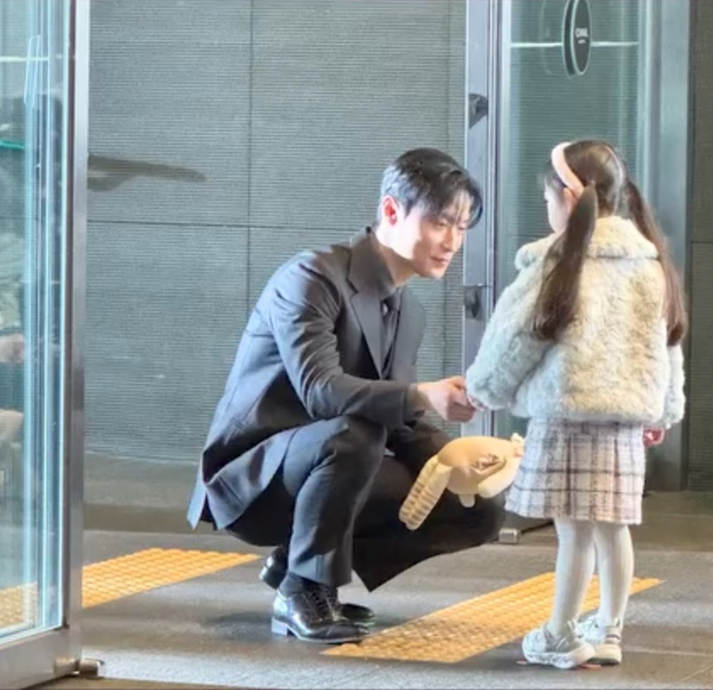 [잡담] 멋진신세계) 오 아까 차세계 토끼인형 옆구리 터져있대 | 인스티즈