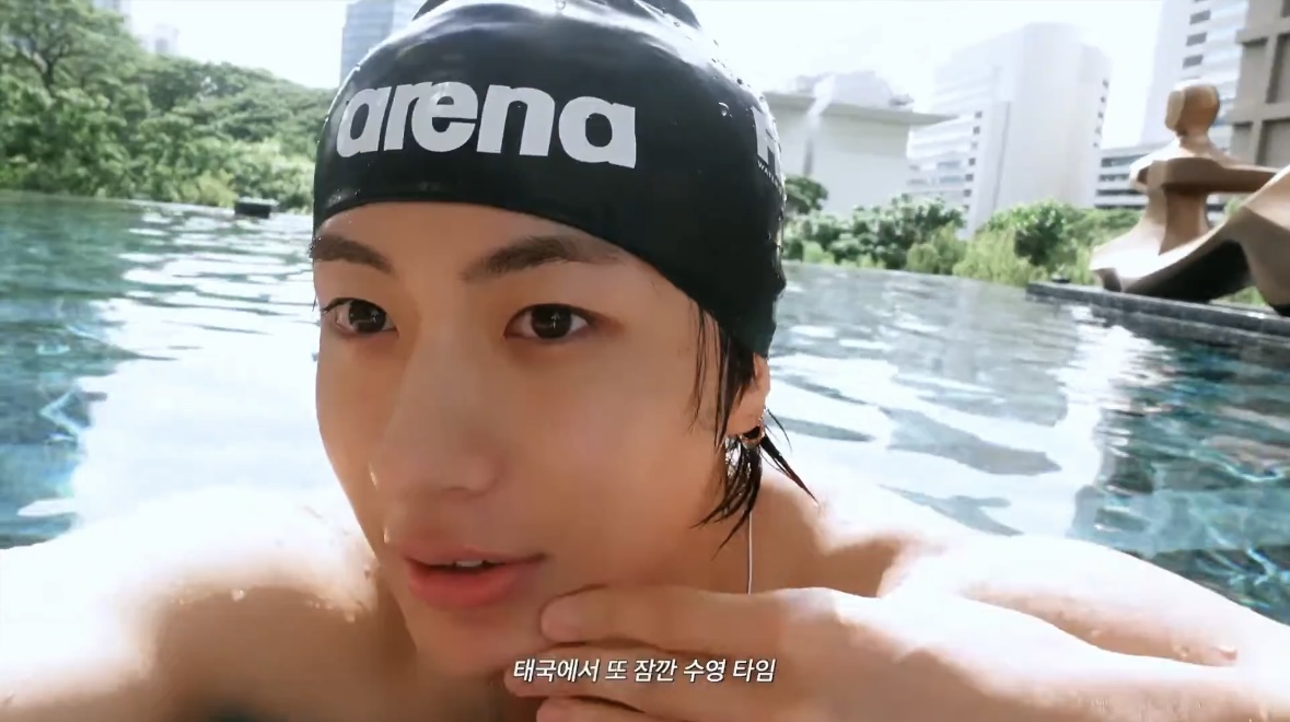 [잡담] 앤톤 이런 머리 싹싹템 너무 잘어울림 | 인스티즈