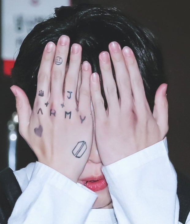[잡담] 정국이 그라프 뜨고 나서 손덕질 시작함 | 인스티즈