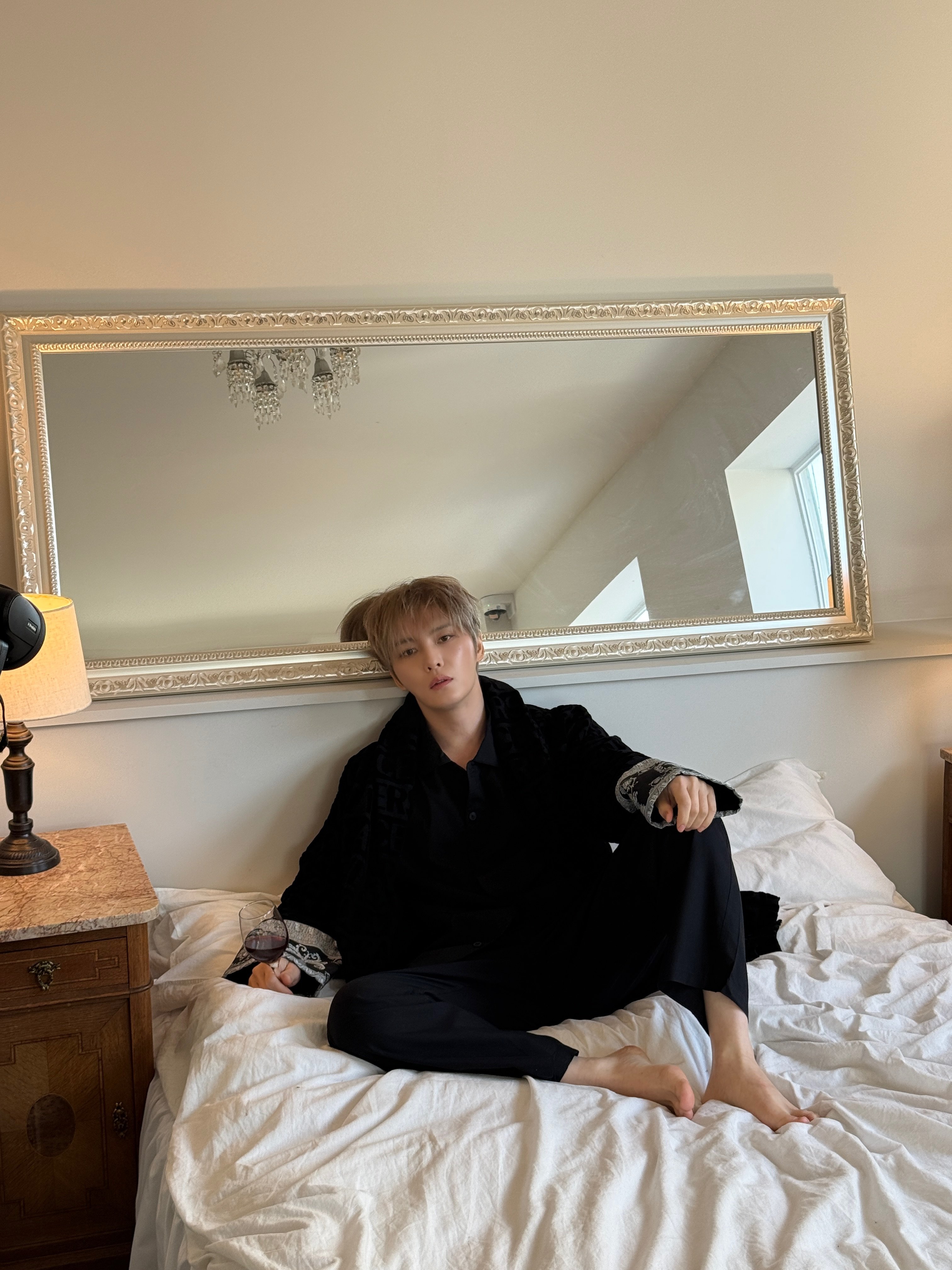 [잡담] 나 김재중 인스타 팔로우 해놓거든? 잘생겨서 | 인스티즈