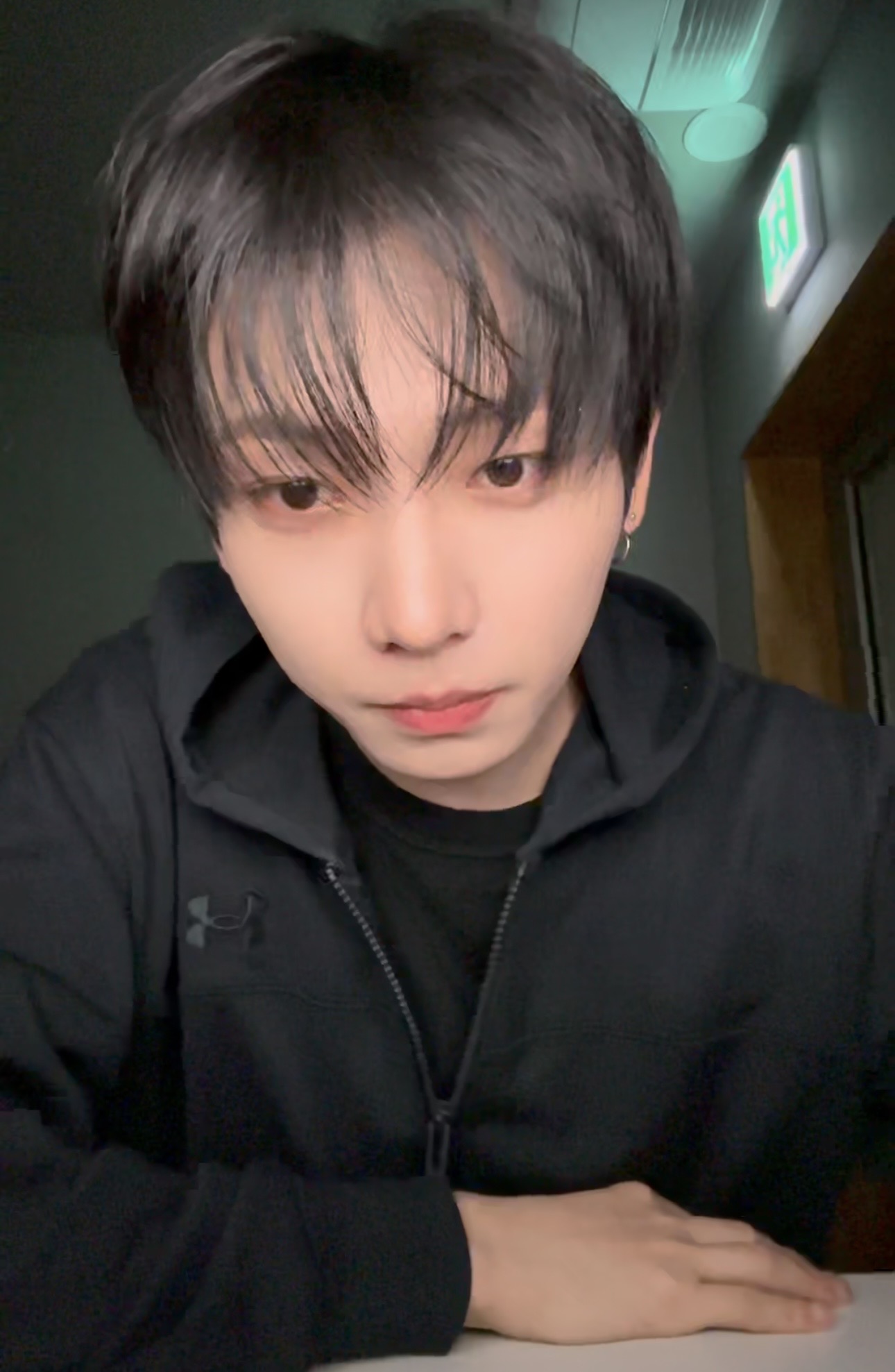 [잡담] 실시간 라방중인 명재현 얼굴 때문에 유혜주 남편됨 | 인스티즈