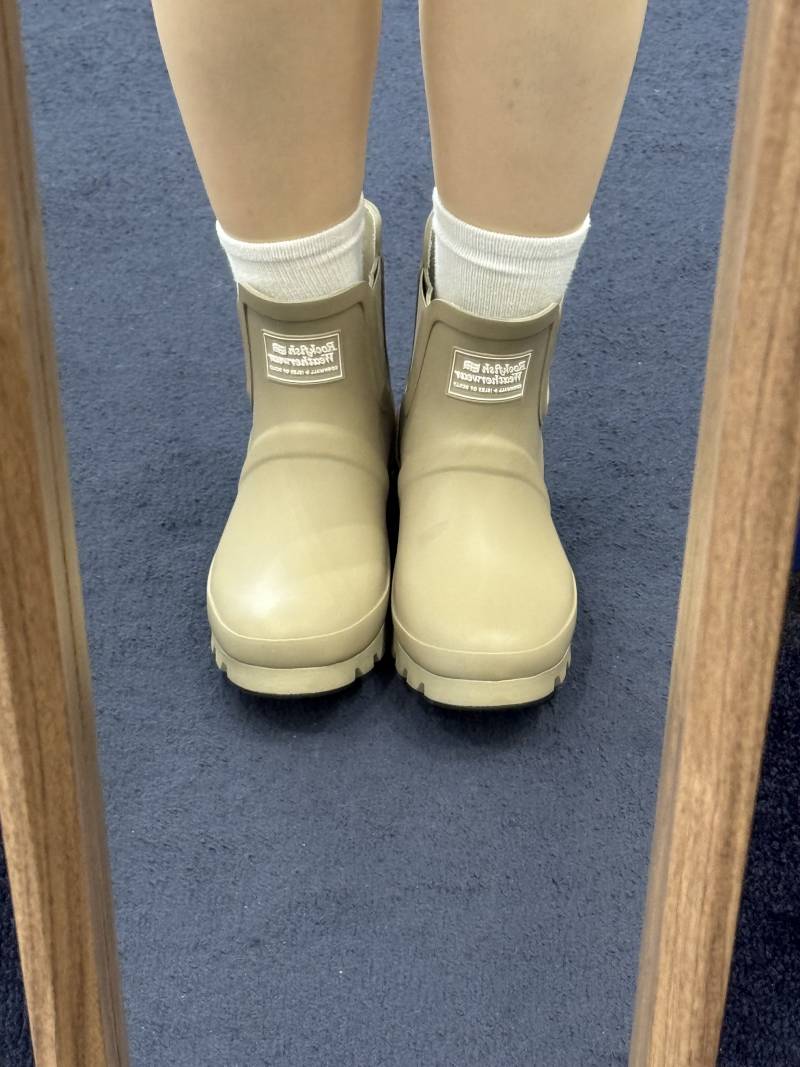 [잡담] 레인부츠 사려는데 색 좀 골라줄 수 이써?!🤍🤍 | 인스티즈