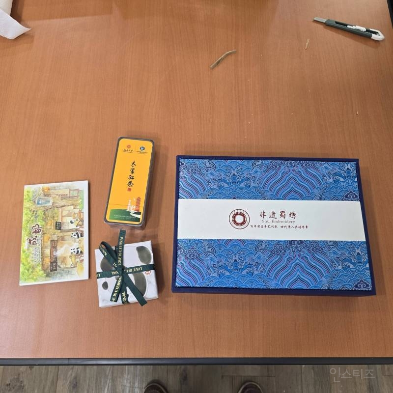중국 여학생 3명을 승용차에 태워 호텔까지 데려다준 한국인.jpg | 인스티즈