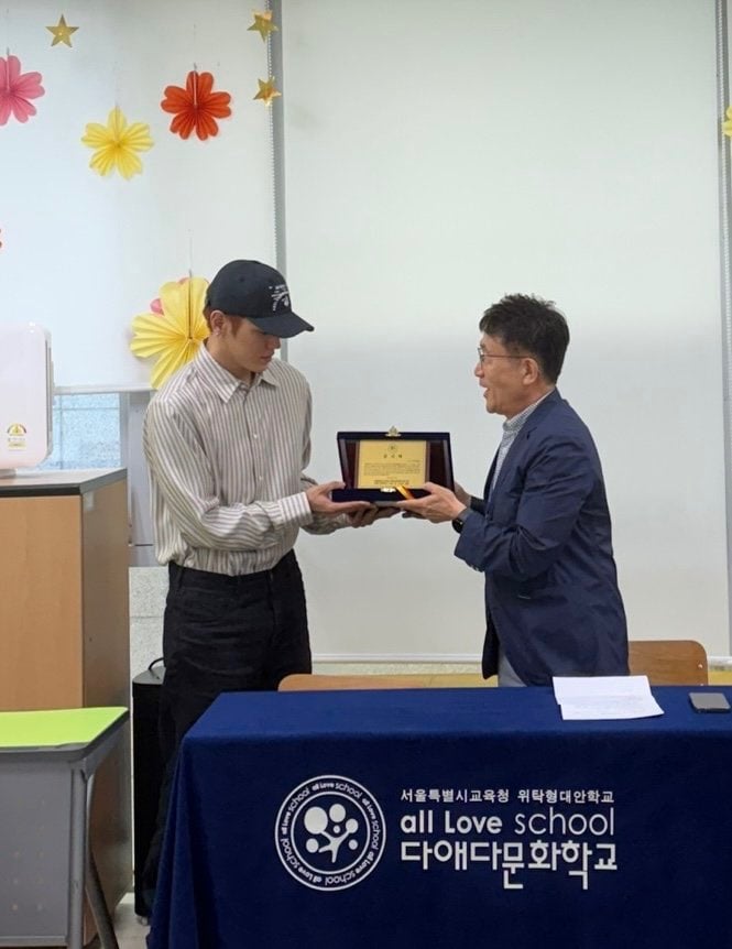 [잡담] 태용 10년넘게 장학금 기부한거 대단하다 | 인스티즈