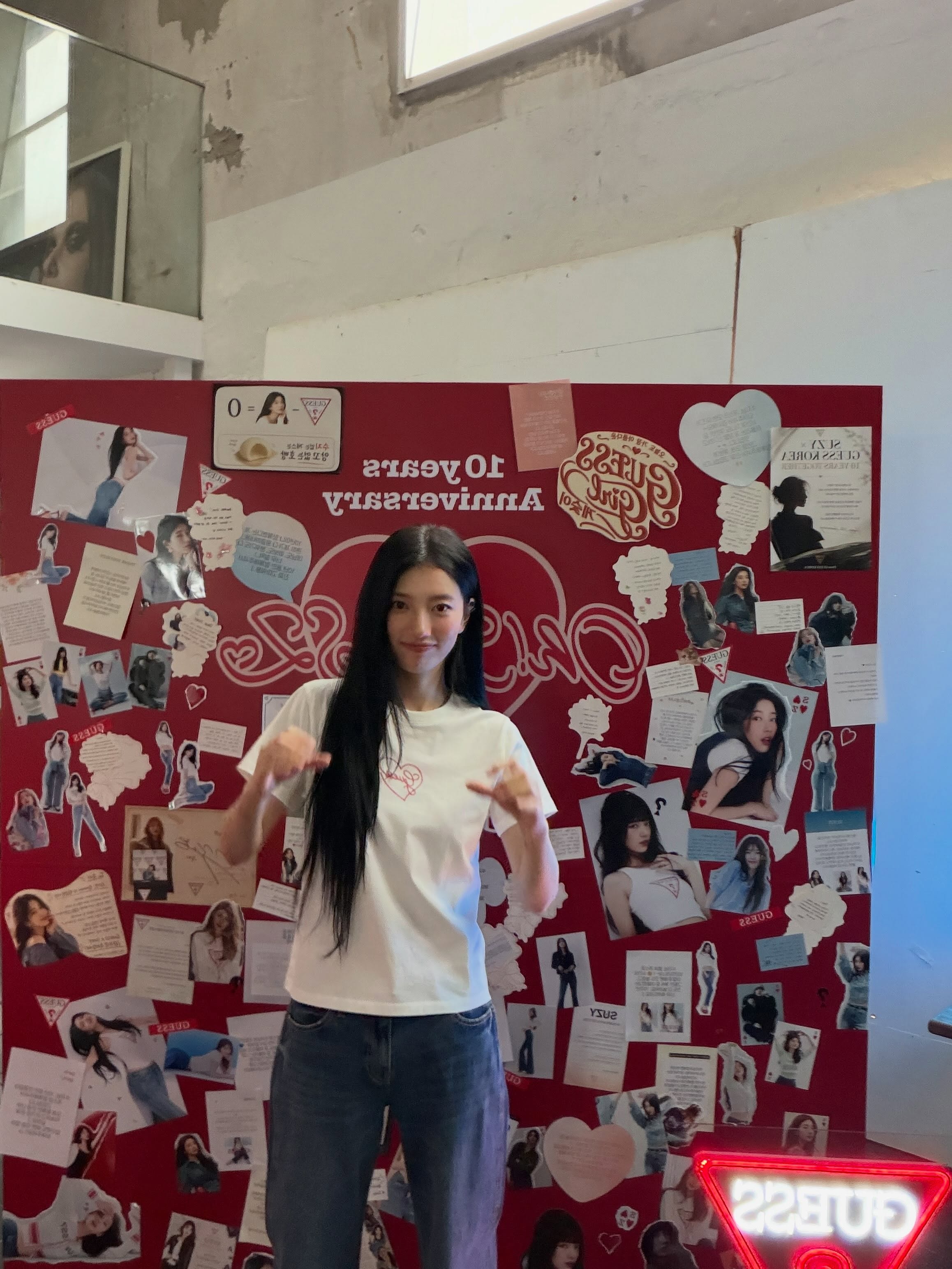 [잡담] 와 수지 게스 10주년 | 인스티즈