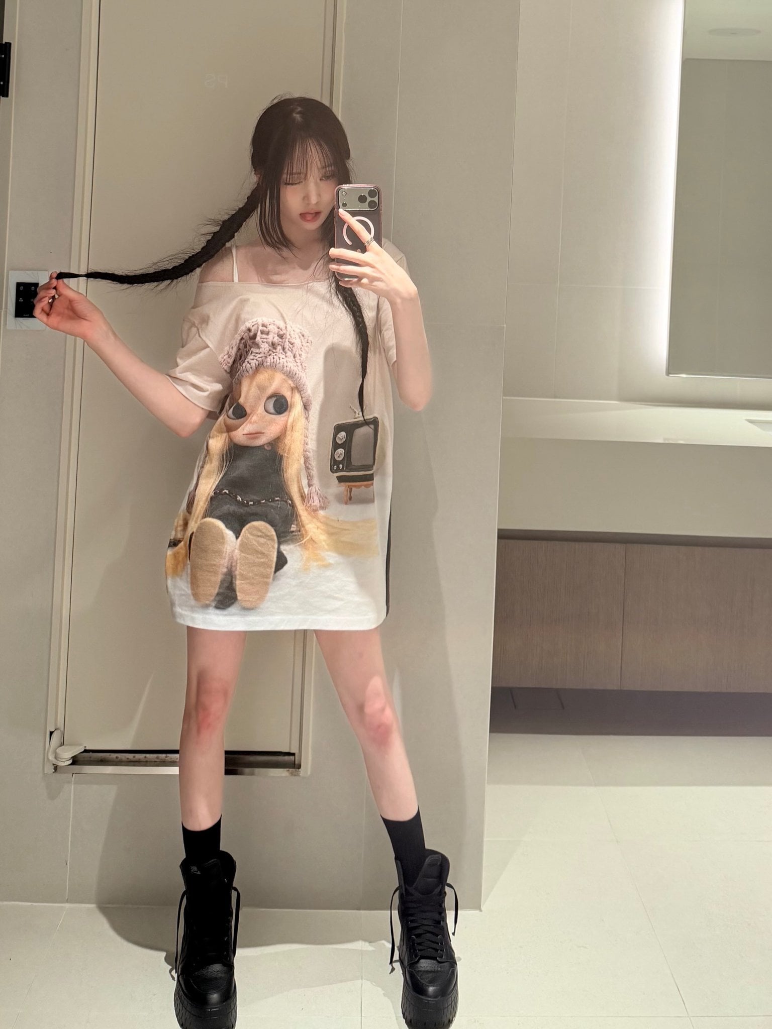 [잡담] 올데프 맨날 거울셀카 찍는 여기 회사야? | 인스티즈
