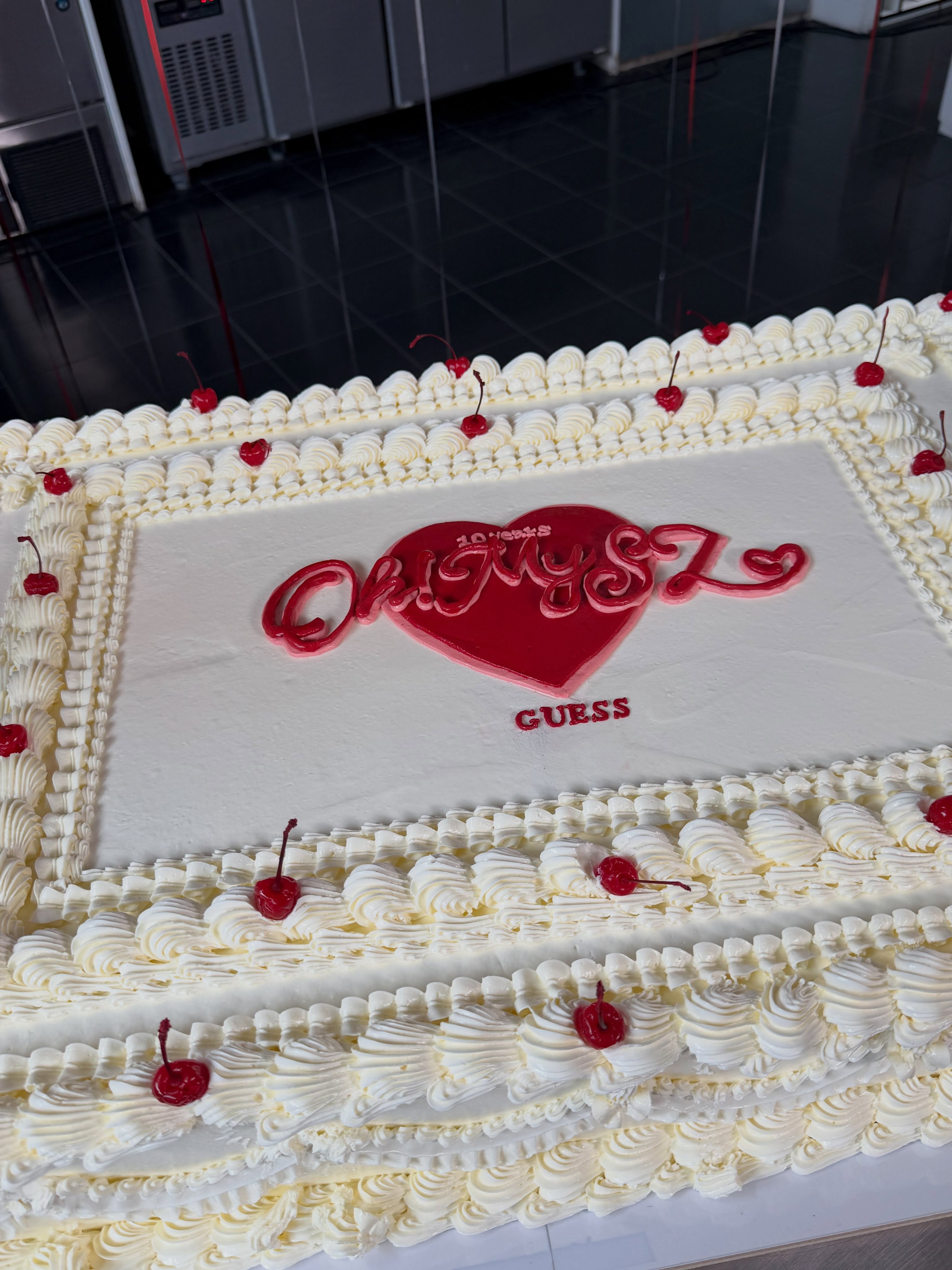 [잡담] 와 수지 게스 10주년 | 인스티즈