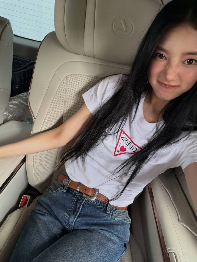 오늘자 게스 배수지 인스타그램 업데이트.jpg | 인스티즈