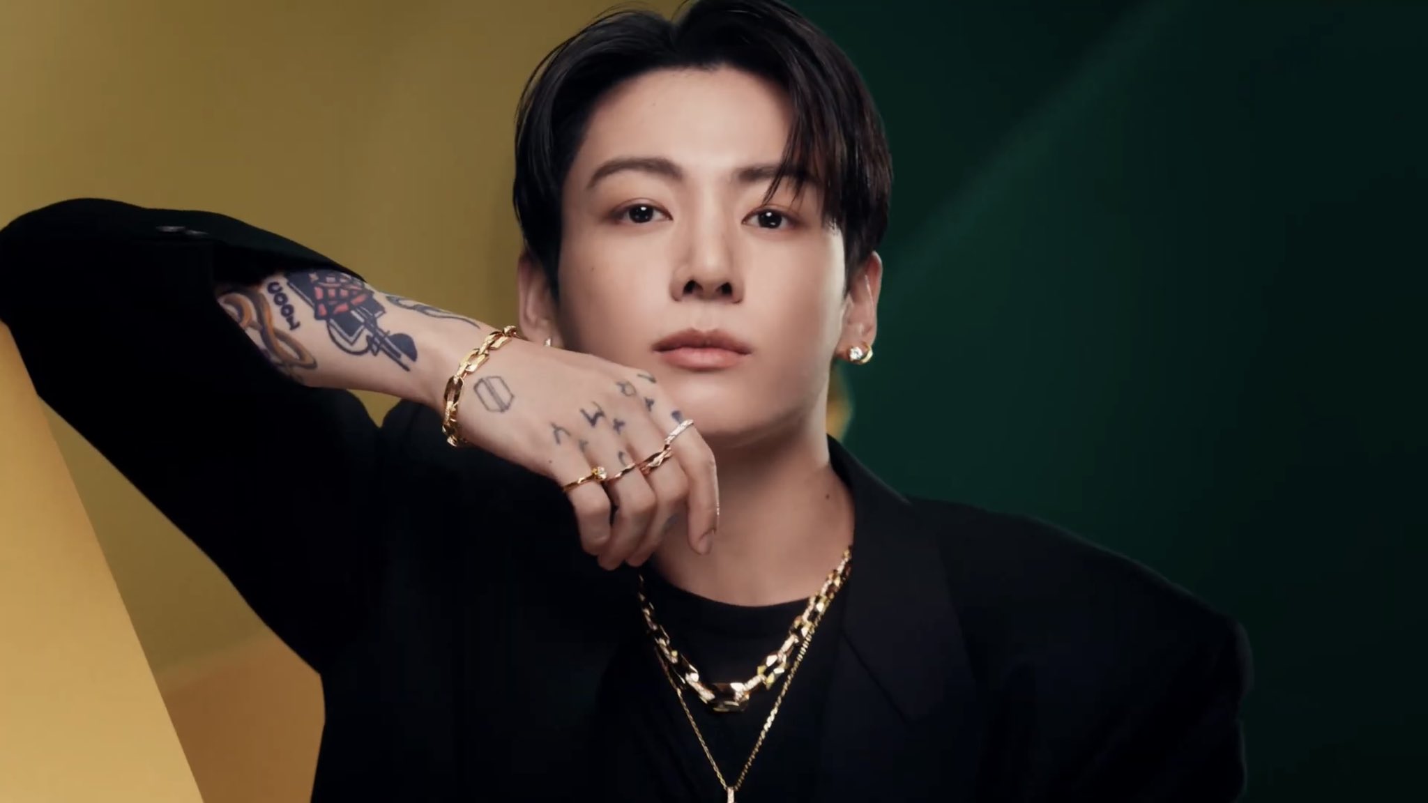 [잡담] 정국이의 골든 앨범과 꼭닮은 그라프 캠페인 | 인스티즈