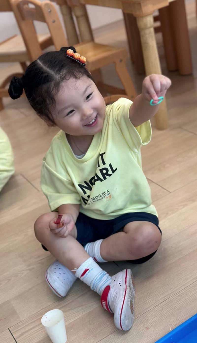 [잡담] 채이 웃는 모습 너무 이쁘고요~😆 | 인스티즈