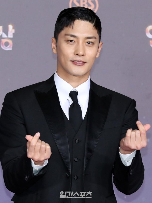 [정보/소식] [단독] '나혼산' 떠난 성훈, 마침내 '로맨스킹' 귀환…'보스의 노골적 취향' 캐스팅 | 인스티즈