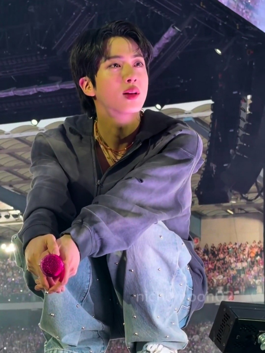 [잡담] 오늘도 반짝반짝한 방탄 진 | 인스티즈
