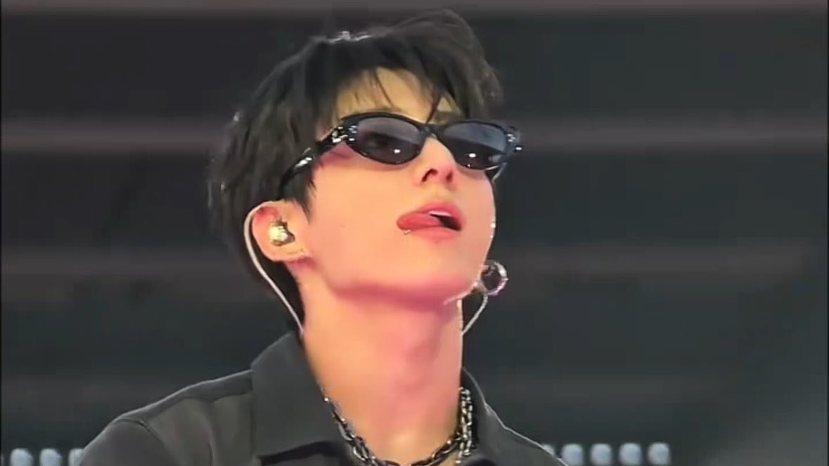 [잡담] 정국 턱선 개ㅐㅐ 미친듯ㅠ | 인스티즈