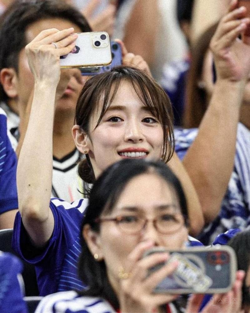 일본 국대 다니구치 쇼고 - 배우 이즈미 리카 부부.jpg | 인스티즈