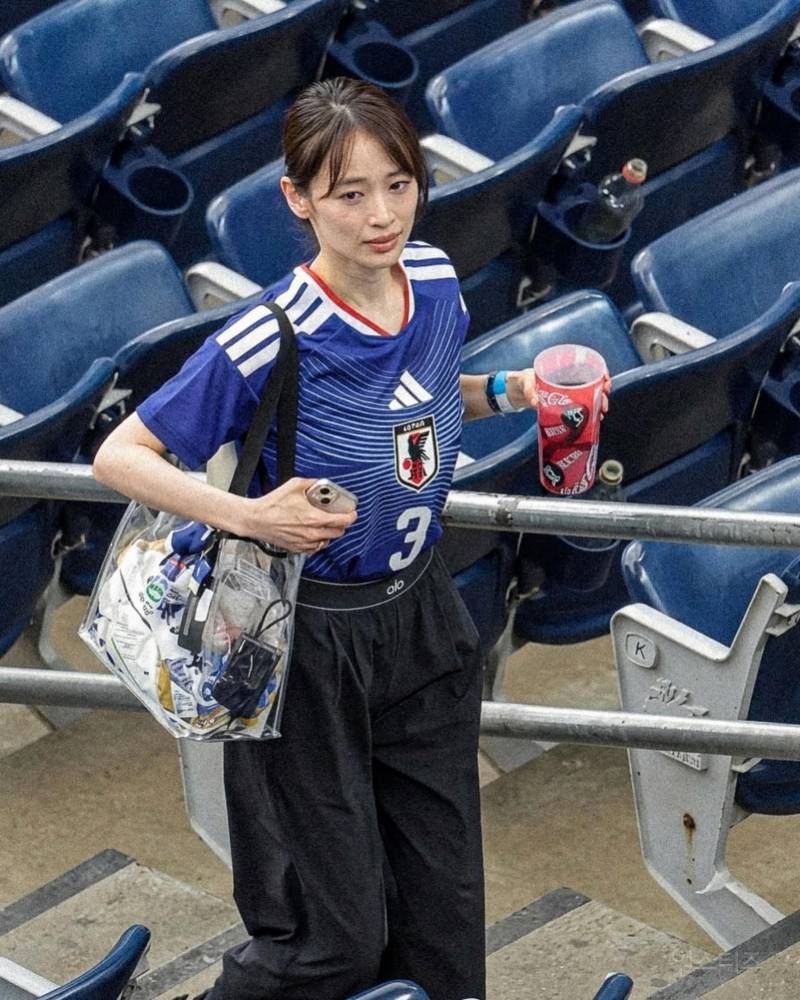 일본 국대 다니구치 쇼고 - 배우 이즈미 리카 부부.jpg | 인스티즈