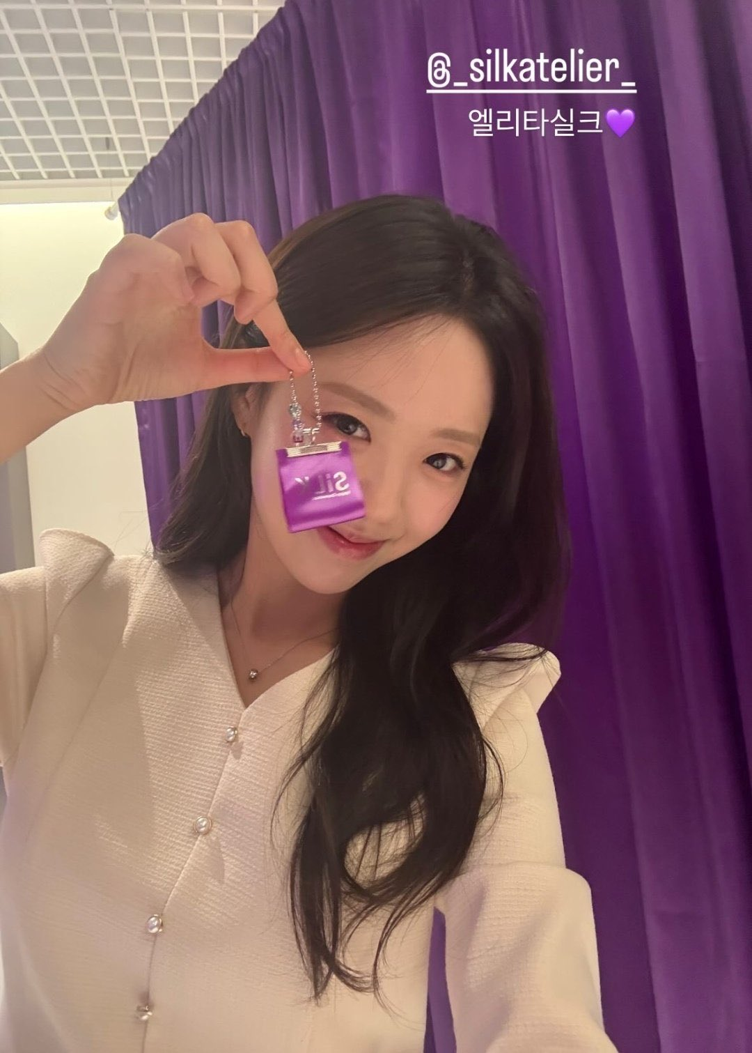 [잡담] 지예은 앞머리 있는거없는거 뭐가 더 취향이야?? | 인스티즈