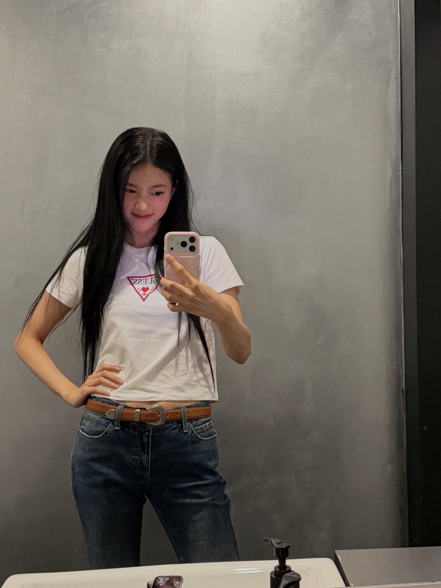 [잡담] 수지 인스타에 이 게스티 아직 출시 안 된 거야?? | 인스티즈