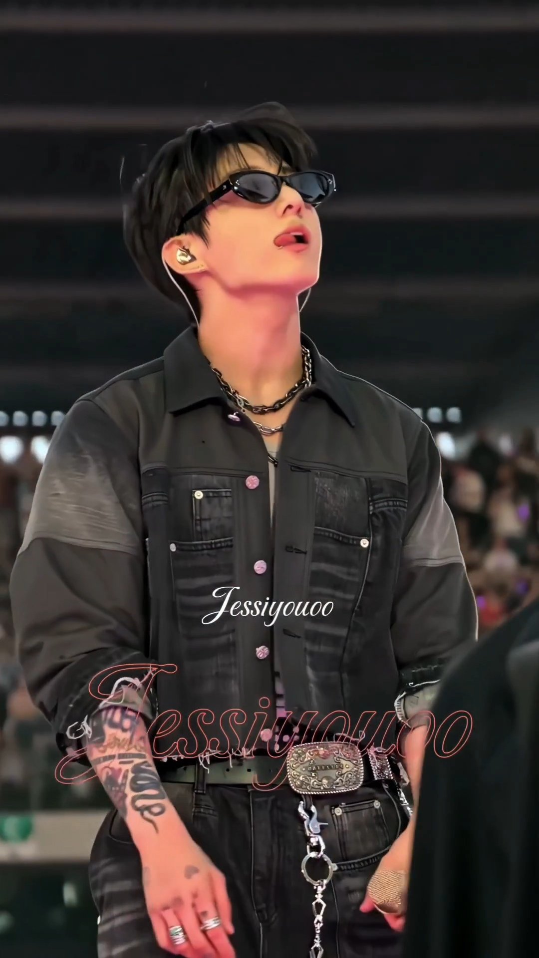 [잡담] 정국이 개말라됨 턱선ㄷㄷ무슨 스케줄이 기다리냐 | 인스티즈