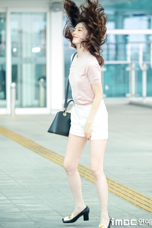 [잡담] 한소희) 260704 프랑스 출국한 한소희 기사사진 | 인스티즈