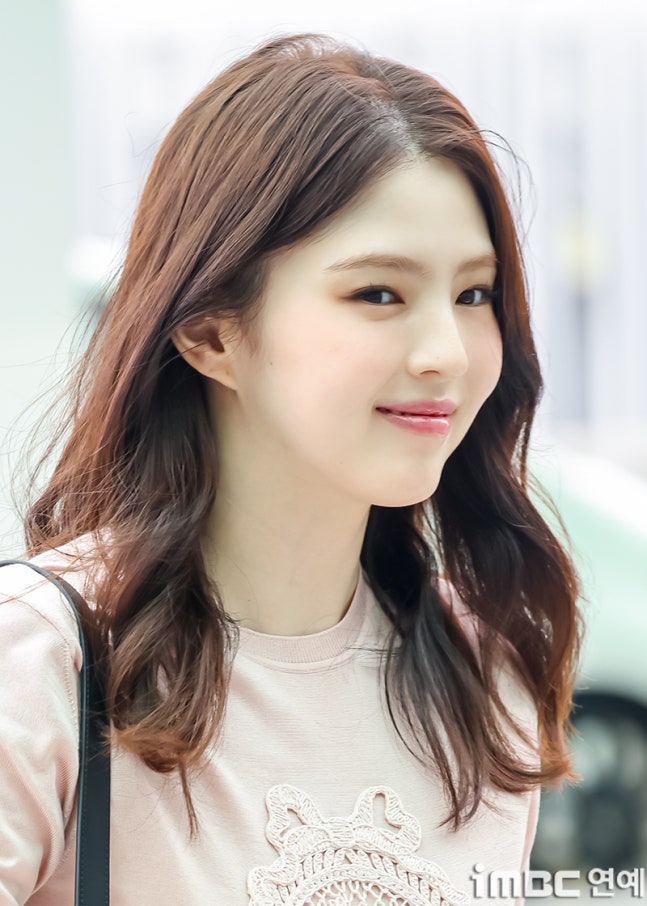 [잡담] 한소희) 260704 프랑스 출국한 한소희 기사사진 | 인스티즈
