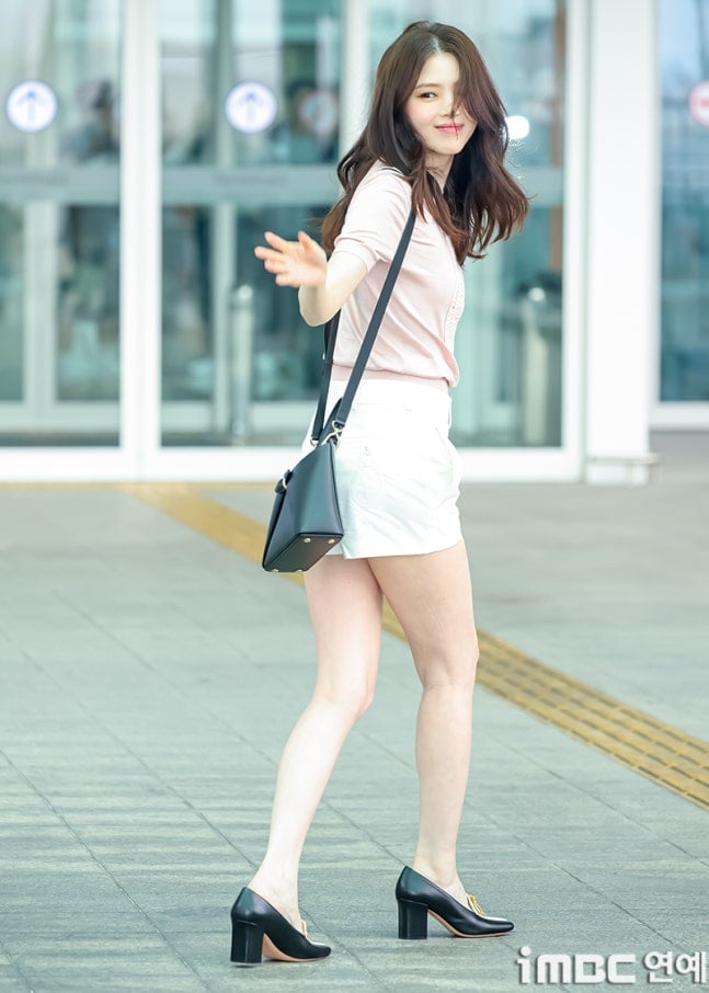 [잡담] 한소희) 260704 프랑스 출국한 한소희 기사사진 | 인스티즈