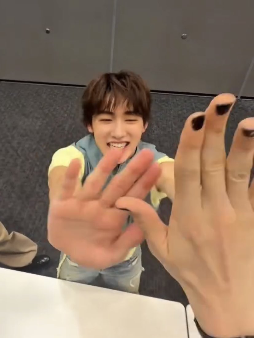 [잡담] 성현이 너무 귀엽다......... | 인스티즈