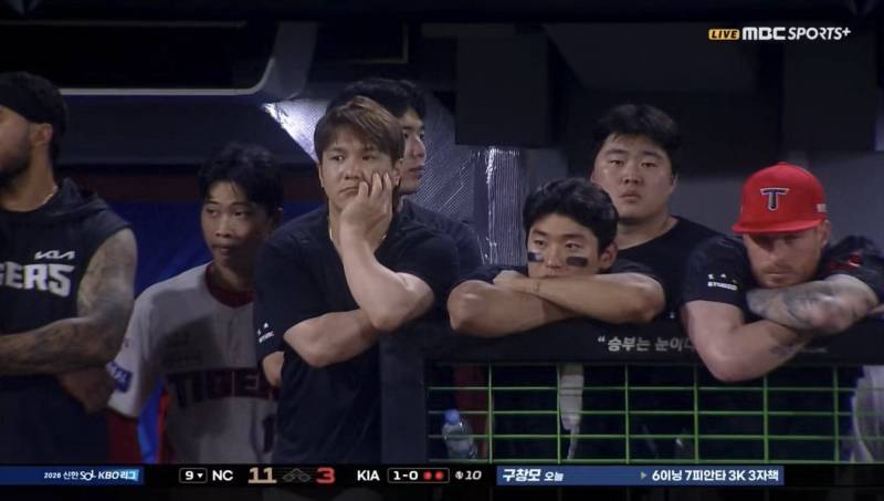 [잡담] 이 사진 슬픈데 왤케 웃기지 ㅋㅋㅋㅋㅋㅋㅋㅋㅋㅋ | 인스티즈